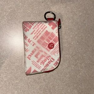 Lululemon Clippable Card Pouch Manifesto Print